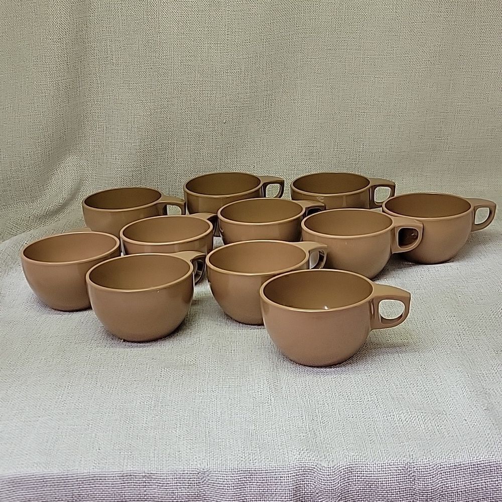 ‎Melmac Melamine resin chocolate brown cups,Vtg.11 pc.Watertown Lifetime